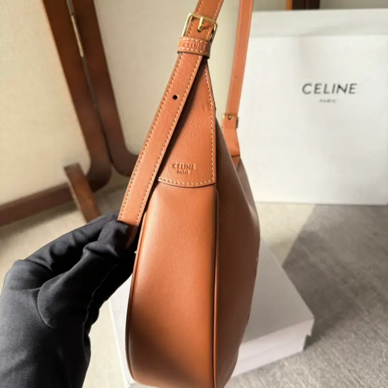 高仿CELINE-賽琳 多功能牛皮斜挎肩背包-117253