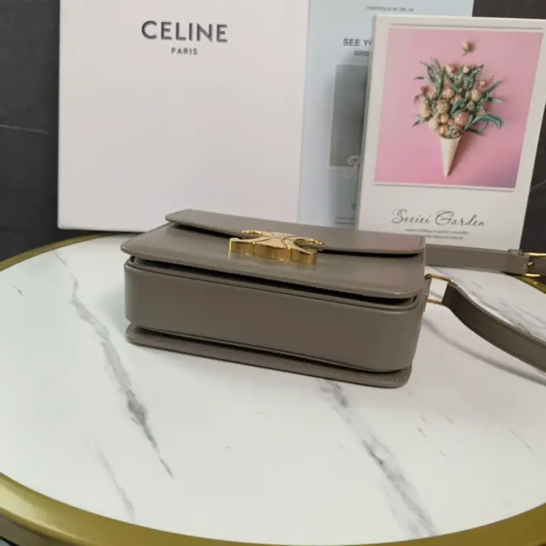 高仿CELINE-賽琳 TRIOMPHE 金屬鎖扣牛皮斜挎包-188423