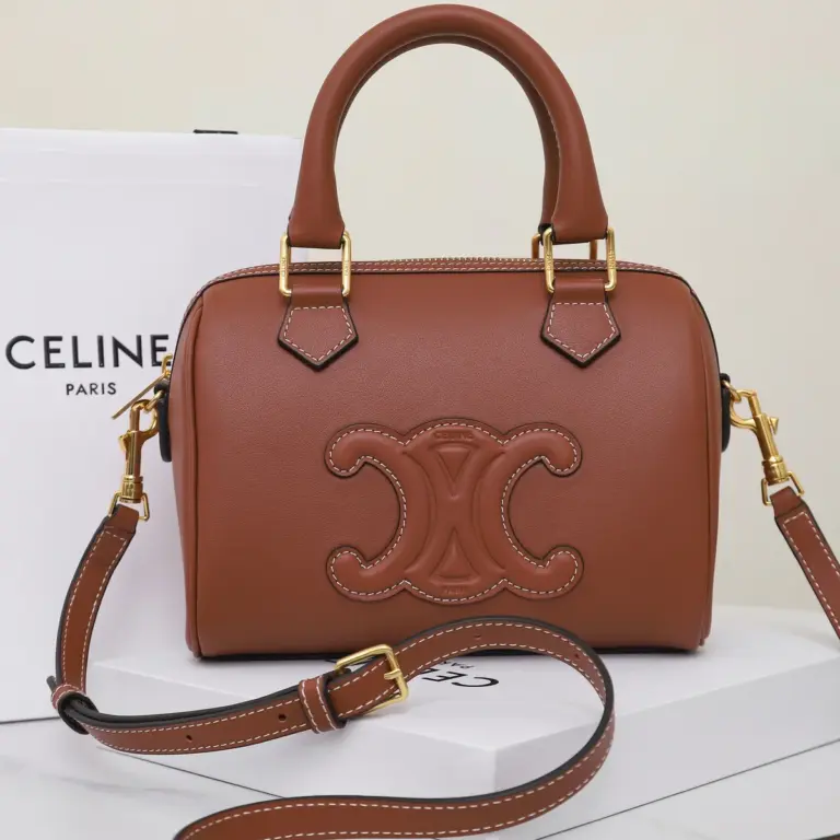 高仿CELINE-賽琳 金色飾面牛皮革多功能手提斜挎包-113773