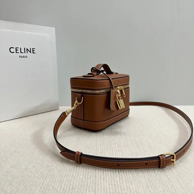 高仿CELINE-賽琳 CLOCHE 金色飾面牛皮革手提斜挎包-119463