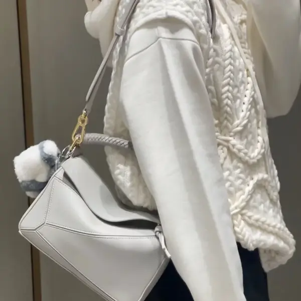 高仿羅意威/LOEWE 編制手柄單肩包