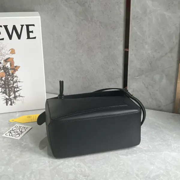 高仿羅意威/LOEWE 編制手柄單肩包