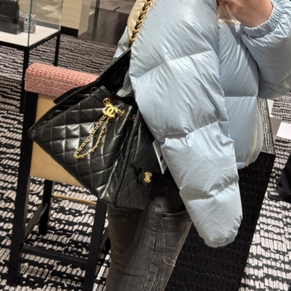 香奈兒 AS5293 小號 HOBO嬉皮包 上身效果細節