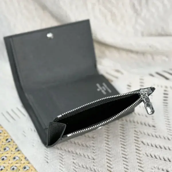 高仿LV Victor錢包 | Monogram Eclipse帆布 多功能男士短夾-M12598 17 高仿LV Victor錢包 | Monogram Eclipse帆布 多功能男士短夾-M12598