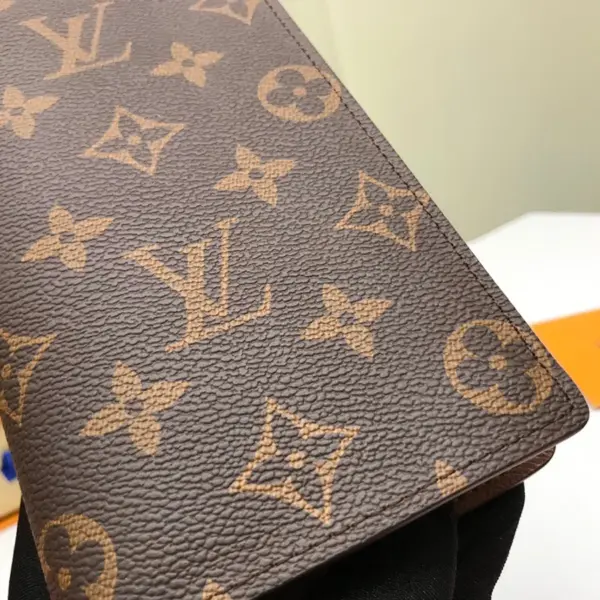 高仿LV Monogram Brazza 男士錢包｜多功能帆布設計｜16卡位+零錢格-M66540