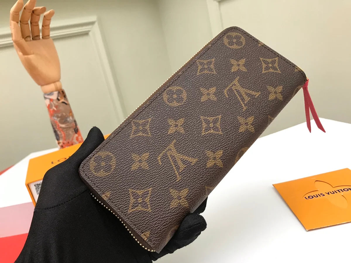 高仿LV Clémence Monogram帆布女士钱包 - 多功能小巧皮夹-M60742 10 高仿LV Clémence Monogram帆布女士钱包 - 多功能小巧皮夹-M60742