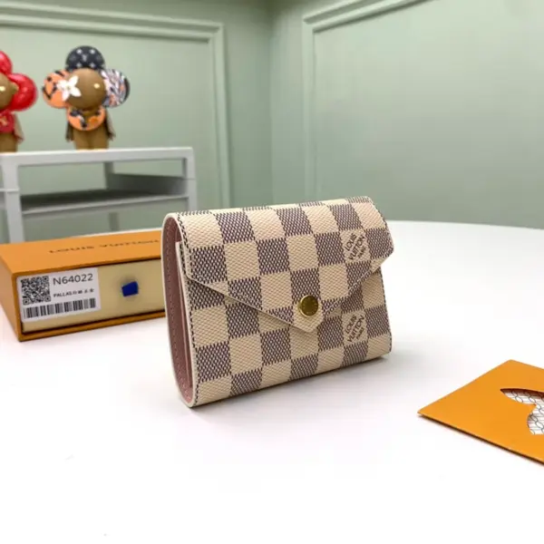 高仿LV Victorine 錢包 | Damier Azur帆布玫瑰粉女士短夾-N64022