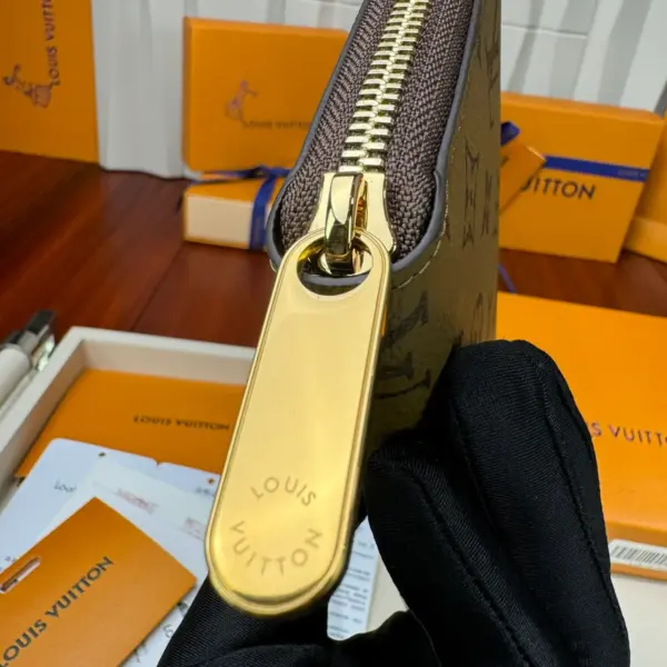 高仿LV Monogram Reverse帆布拉链长夹钱包 - 女士多功能经典款-M82444
