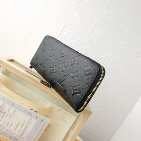 高仿LV Clémence錢包 | Monogram Empreinte壓花牛皮 多功能女士短款錢包-M60171 13 高仿LV Clémence錢包 | Monogram Empreinte壓花牛皮 多功能女士短款錢包-M60171