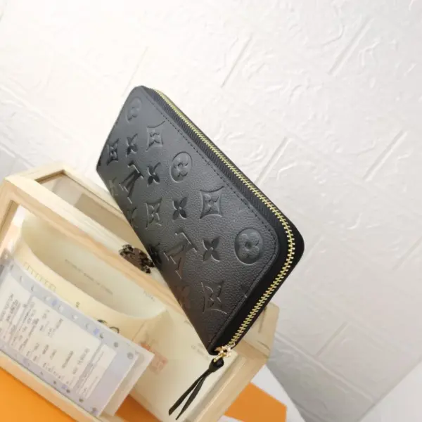 高仿LV Clémence錢包 | Monogram Empreinte壓花牛皮 多功能女士短款錢包-M60171 14 高仿LV Clémence錢包 | Monogram Empreinte壓花牛皮 多功能女士短款錢包-M60171