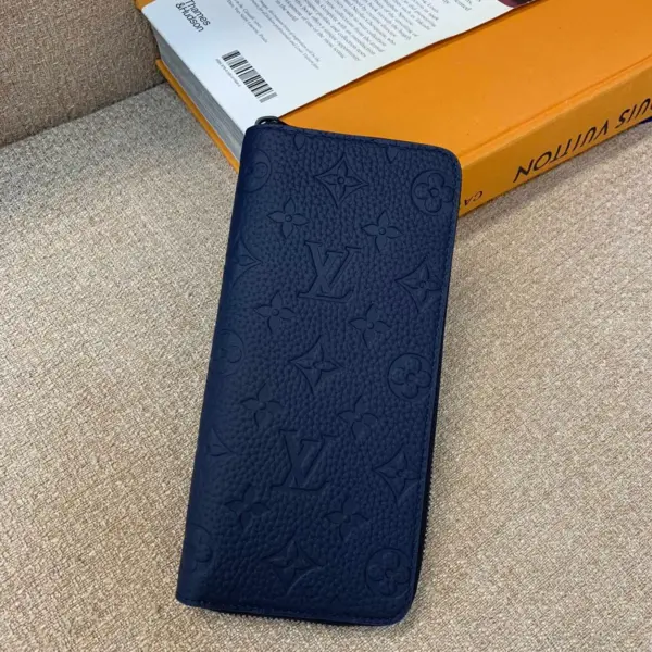 高仿LV 男士Sapphire色Monogram压花直式拉链钱包 - 多功能商务短款钱夹-M11523
