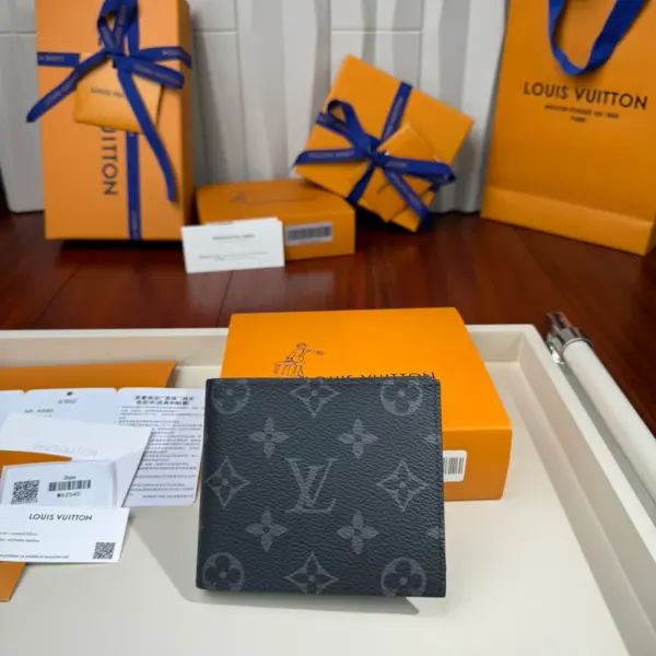 高仿LV Marco錢包 | Monogram Eclipse帆布男士短款錢包 | 法國/西班牙製造-M62545 11 高仿LV Marco錢包 | Monogram Eclipse帆布男士短款錢包 | 法國/西班牙製造-M62545