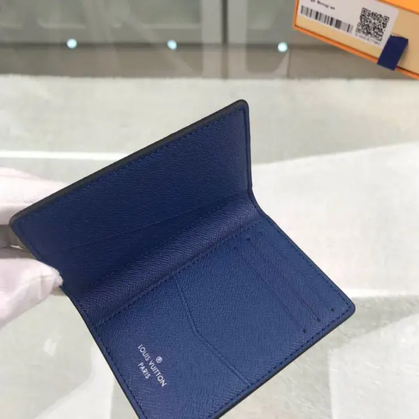 高仿LV 男士袋裝萬用錢包 - 海軍藍Taïga皮革Monogram帆布短夾-M30301