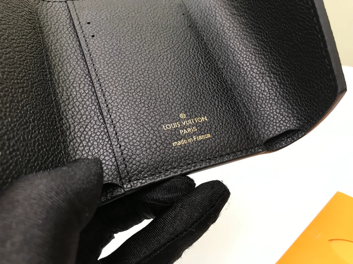 高仿LV Victorine錢包 | Monogram Empreinte皮革 多卡位拉鏈零錢包-M64060 9 高仿LV Victorine錢包 | Monogram Empreinte皮革 多卡位拉鏈零錢包-M64060