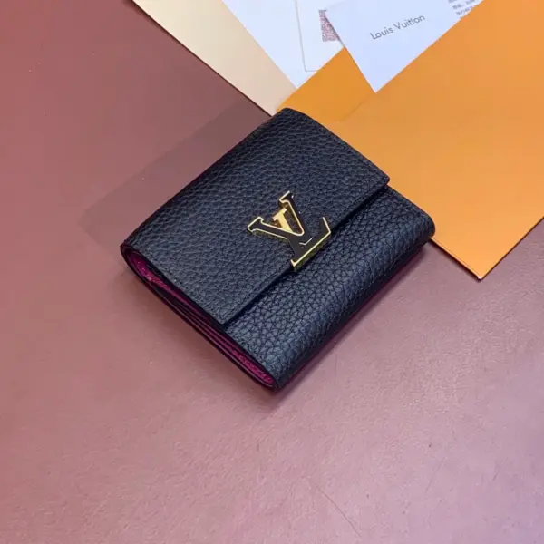 高仿LV Capucines XS 钱包 - 女士超小型Taurillon皮革钱夹 带零钱格-M68587