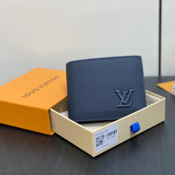 高仿包包LV Multiple男士錢包 - 時尚小巧LV Aerogram牛皮錢包 | 多卡位設計-M11531 高仿包包