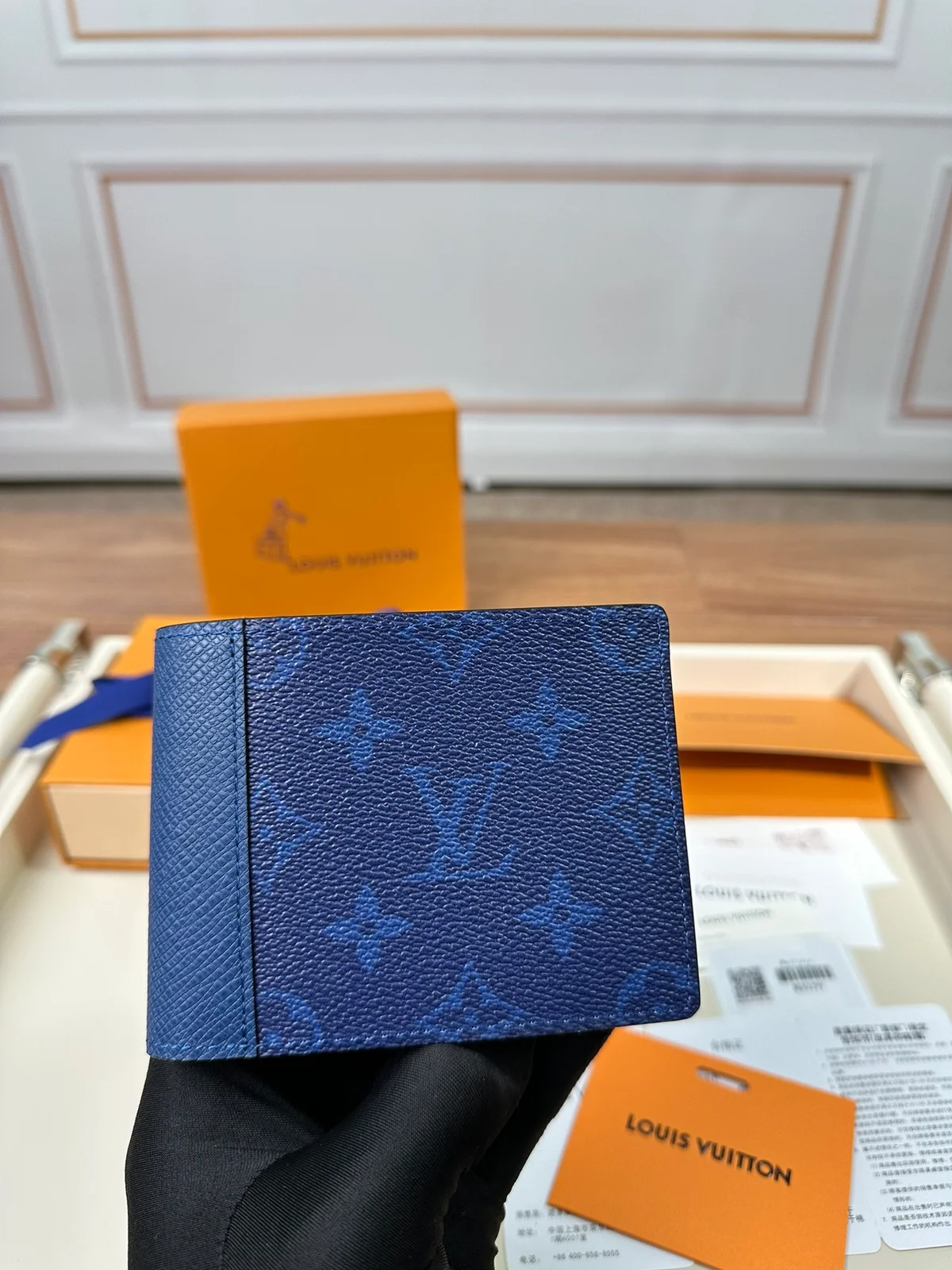 高仿LV 男士Multiple錢包 - 海軍藍Taïga皮革Monogram帆布短夾 | 2019春夏系列-M30299 5 高仿LV 男士Multiple錢包 - 海軍藍Taïga皮革Monogram帆布短夾 | 2019春夏系列-M30299