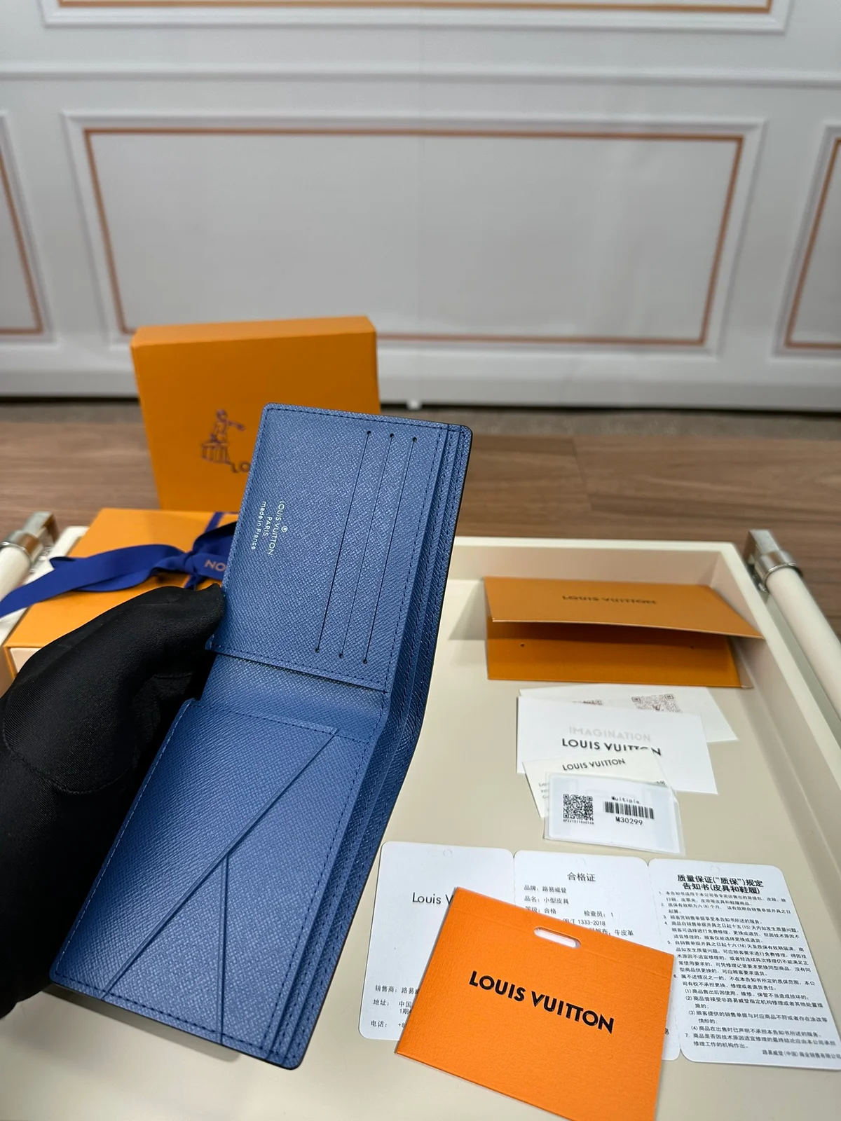 高仿LV 男士Multiple錢包 - 海軍藍Taïga皮革Monogram帆布短夾 | 2019春夏系列-M30299 7 高仿LV 男士Multiple錢包 - 海軍藍Taïga皮革Monogram帆布短夾 | 2019春夏系列-M30299