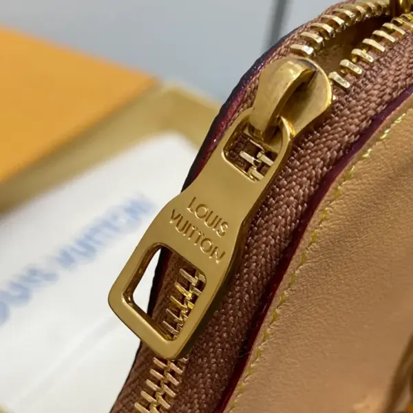高仿LV Pharrell Williams設計LV Bone Key Pouch狗骨頭鑰匙零錢包 | Monogram帆布奢華配飾-M12616 高仿LV