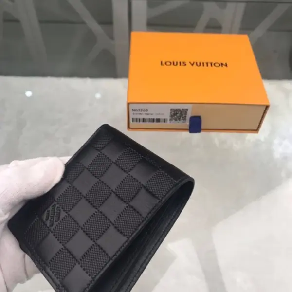 高仿LV Damier Infini Slender男士钱包 - 超薄设计 多功能卡夹-N63263 19 高仿LV 高仿LV Damier Infini Slender男士钱包 - 超薄设计 多功能卡夹-N63263 高仿LV