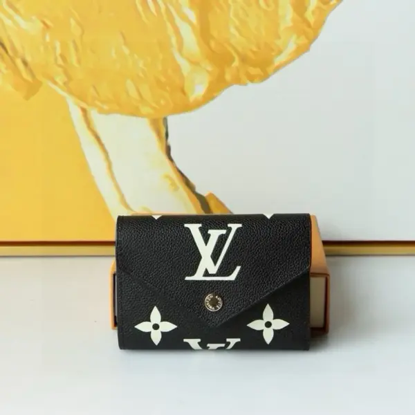 高仿LV Victorine Monogram Empreinte 女士钱包 - 奢华小巧多功能皮夹-M80968 10 高仿LV Victorine Monogram Empreinte 女士钱包 - 奢华小巧多功能皮夹-M80968