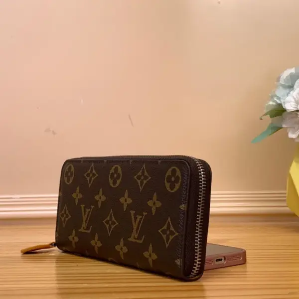 高仿LV Clémence Colormania系列Monogram帆布錢包 - Pondichéry粉紅色-M12395
