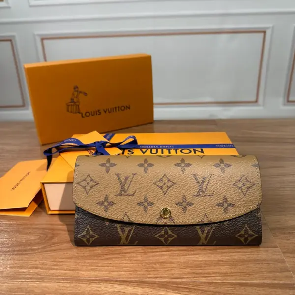 高仿LV Emilie 錢包 - Monogram雙面帆布女士短款多功能錢包-M82157