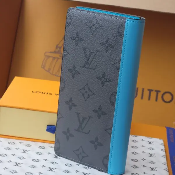 高仿LV Brazza男士长款钱包 - Monogram Eclipse Reverse帆布配Turquoise皮革饰边-M11467