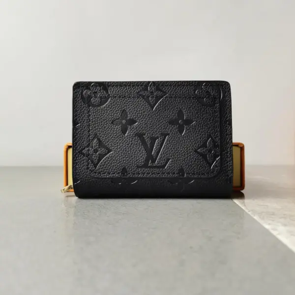 高仿LV Cléa 錢包 | Monogram Empreinte 柔軟粒面牛皮 多功能精緻錢包-M80151