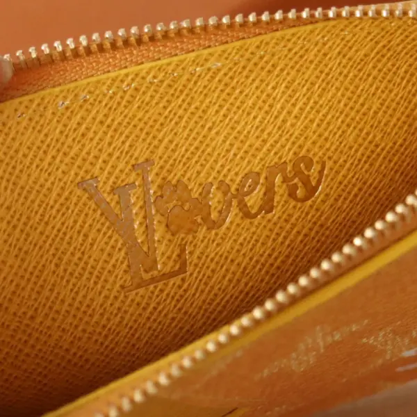 高仿包包LV Pharrell Williams联名款Monogram Heritage帆布零钱名片夹 - 时尚多功能收纳-M12660 18 高仿包包 高仿包包LV Pharrell Williams联名款Monogram Heritage帆布零钱名片夹 - 时尚多功能收纳-M12660 高仿包包