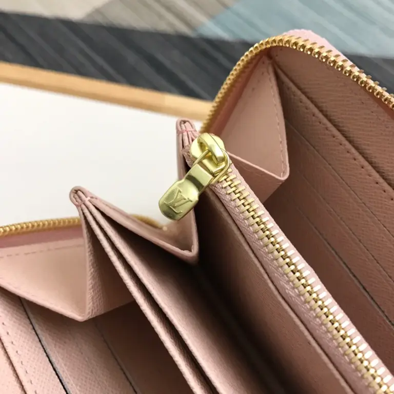 高仿LV Damier Azur芭蕾粉拉链钱包 - 多功能女士皮夹｜LV经典小型皮件-N63503