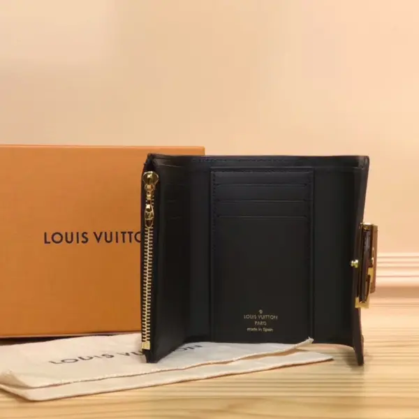 高仿LV Dauphine小型錢包 | Monogram Reverse帆布 磁扣設計 多卡位零錢包-M68725