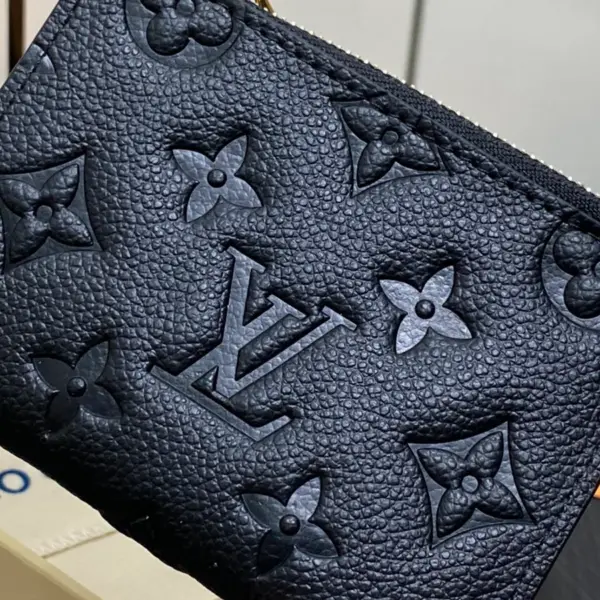 高仿LV Lisa Monogram Empreinte黑色短夾錢包 | 小巧多功能女士皮夾-M83365