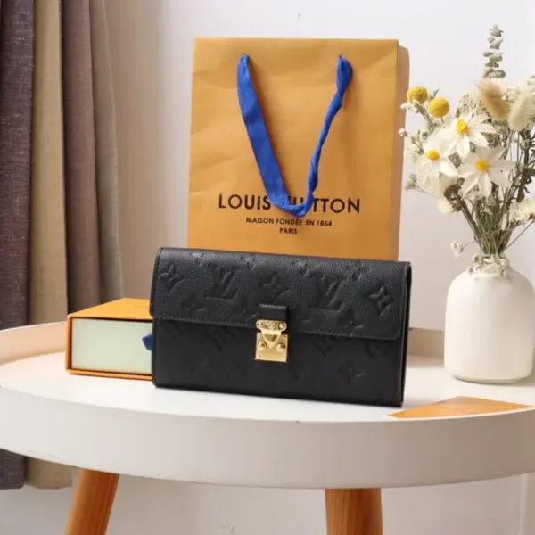 高仿LV Sarah錢包 | Monogram Empreinte皮革 經典S-lock鎖扣設計 多功能長夾-M82638