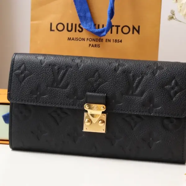 高仿LV Sarah錢包 | Monogram Empreinte皮革 經典S-lock鎖扣設計 多功能長夾-M82638