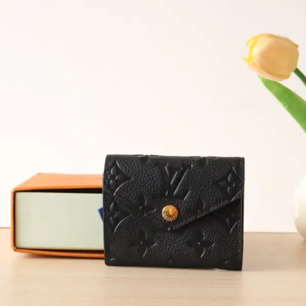高仿LV Zoé 钱包 - 时尚小巧Monogram Empreinte皮革钱夹-M62935