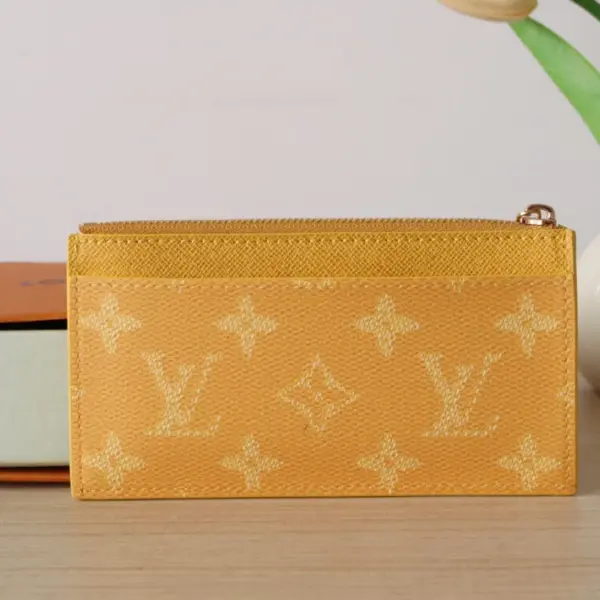 高仿包包LV Pharrell Williams联名款Monogram Heritage帆布零钱名片夹 - 时尚多功能收纳-M12660 12 高仿包包 高仿包包LV Pharrell Williams联名款Monogram Heritage帆布零钱名片夹 - 时尚多功能收纳-M12660 高仿包包