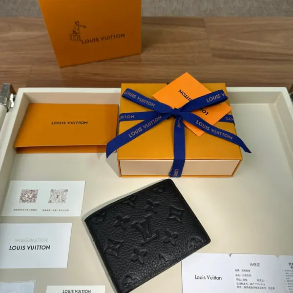 高仿LV Taurillon Monogram壓花牛皮Multiple錢包 | 經典黑色多功能短夾-M82072