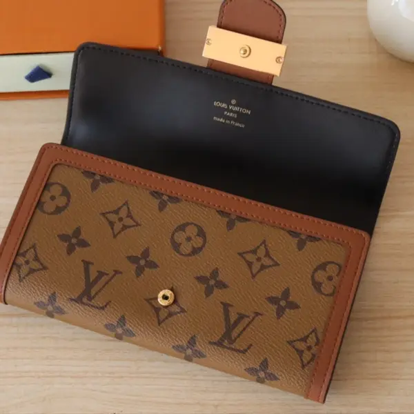 高仿LV Sarah Dauphine 錢包 | Monogram 翻轉帆布設計 12卡位拉鏈零錢格-M46645 16 高仿LV Sarah Dauphine 錢包 | Monogram 翻轉帆布設計 12卡位拉鏈零錢格-M46645