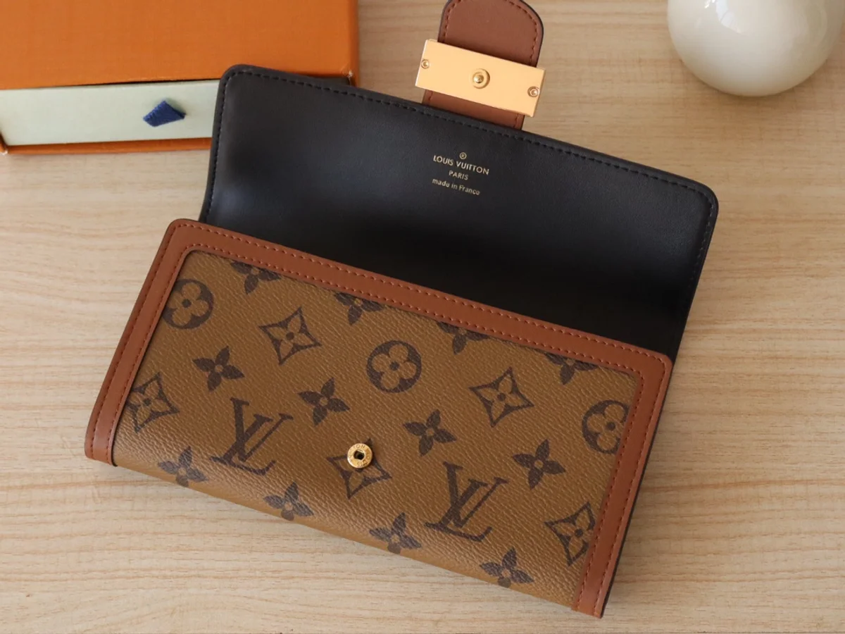 高仿LV Sarah Dauphine 錢包 | Monogram 翻轉帆布設計 12卡位拉鏈零錢格-M46645 7 高仿LV Sarah Dauphine 錢包 | Monogram 翻轉帆布設計 12卡位拉鏈零錢格-M46645