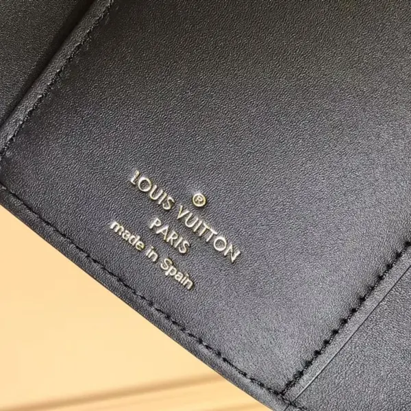 高仿LV Dauphine小型錢包 | Monogram Reverse帆布 磁扣設計 多卡位零錢包-M68725