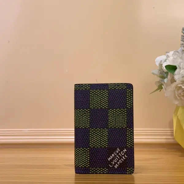高仿包包LV 男士Damier Heritage藍綠色萬用錢包 | Pharrell Williams聯名款短夾長夾兩用-N00143 高仿包包