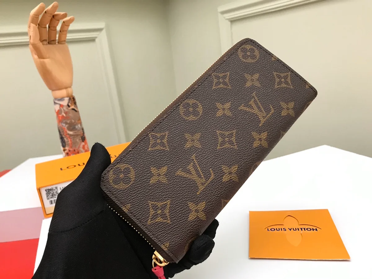 高仿LV Clémence Monogram帆布女士钱包 - 多功能小巧皮夹-M60742 3 高仿LV Clémence Monogram帆布女士钱包 - 多功能小巧皮夹-M60742