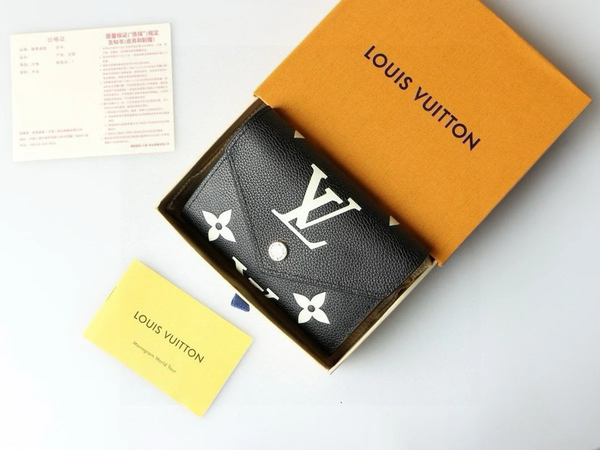 高仿LV Victorine Monogram Empreinte 女士钱包 - 奢华小巧多功能皮夹-M80968 5 高仿LV Victorine Monogram Empreinte 女士钱包 - 奢华小巧多功能皮夹-M80968