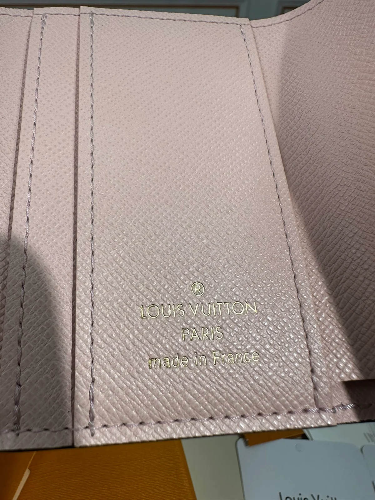 高仿LV Zoé錢包 | Monogram帆布玫瑰粉牛皮 時尚迷你錢包-M62933 8 高仿LV Zoé錢包 | Monogram帆布玫瑰粉牛皮 時尚迷你錢包-M62933