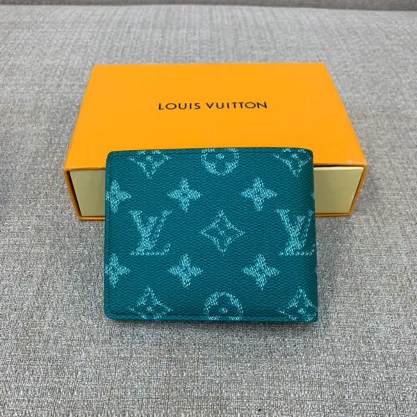 高仿包包LV 男士Multiple錢包 - Pharrell Williams聯名款Monogram Heritage帆布短夾-M12657 高仿包包