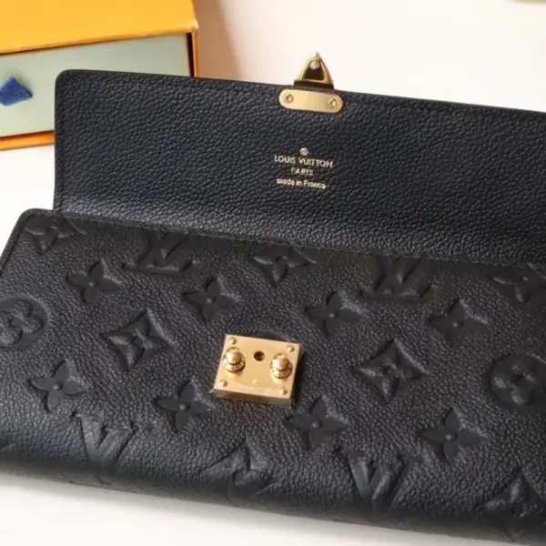 高仿LV Sarah錢包 | Monogram Empreinte皮革 經典S-lock鎖扣設計 多功能長夾-M82638