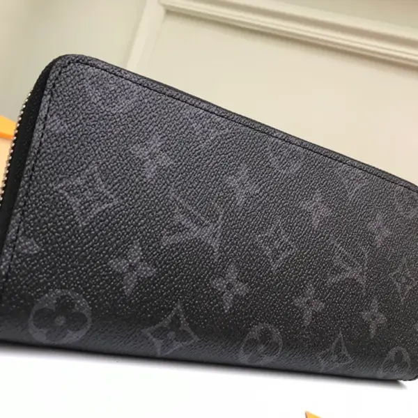 高仿LV Monogram Eclipse男士直式拉链钱包 - 多功能信用卡现金收纳短夹-M62295