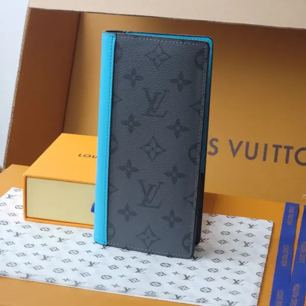 高仿LV Brazza男士长款钱包 - Monogram Eclipse Reverse帆布配Turquoise皮革饰边-M11467