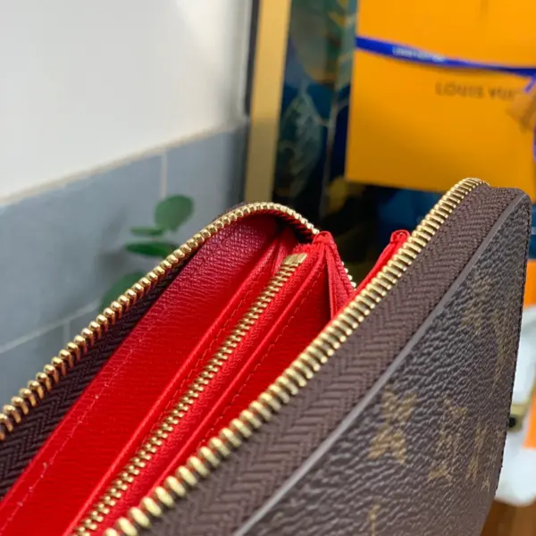 高仿LV Monogram拉链钱包 - 经典罂粟红色女士多功能钱夹-M41896